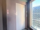 エレベーター付きのマンションです。