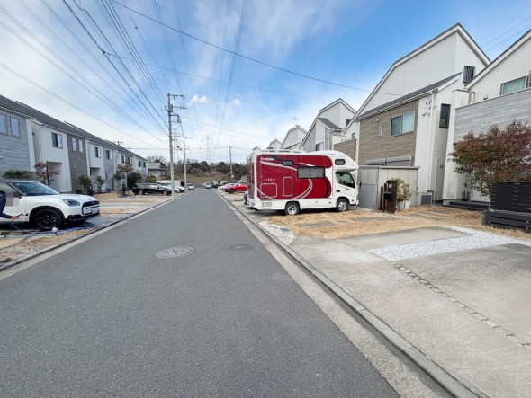 周辺は閑静な住宅街につき落ち着いた環境です。