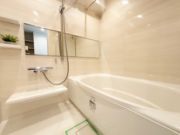 一日の疲れが癒される優雅なバスタイムを堪能できるゆとりあるバスルームです。