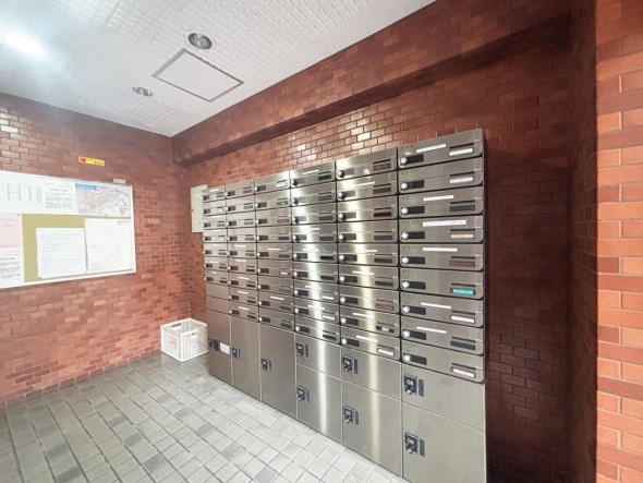 集合郵便受け一体型住戸専用宅配ボックス。