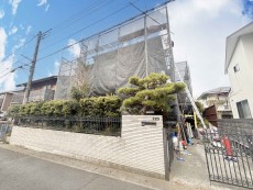 周辺は閑静な住宅街につき落ち着いた環境です。