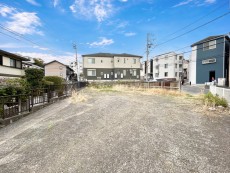 青空広がる解放感のある土地です。