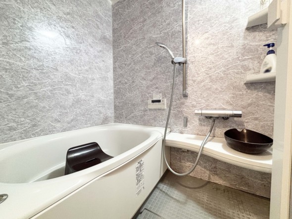 内装 1日の疲れを癒すバスルーム。