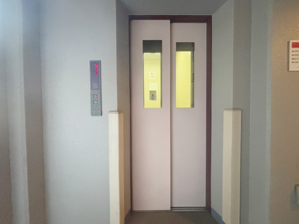 エレベーター